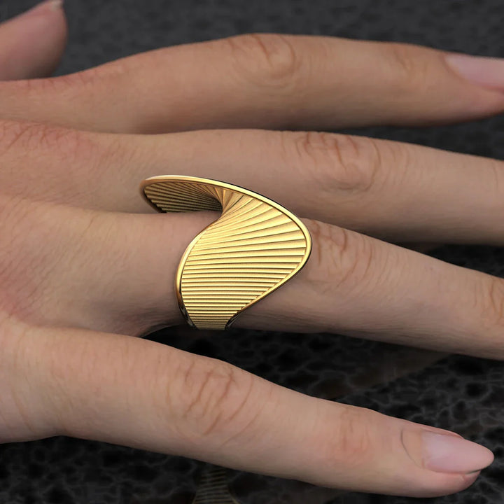 BowLift | Spiral Twist Textured Ring