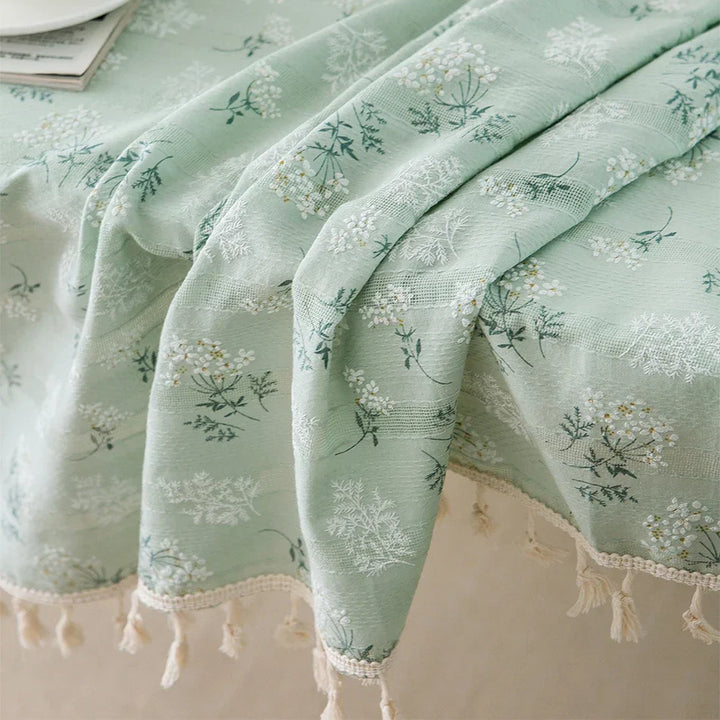 BowLift | Floral tablecloth