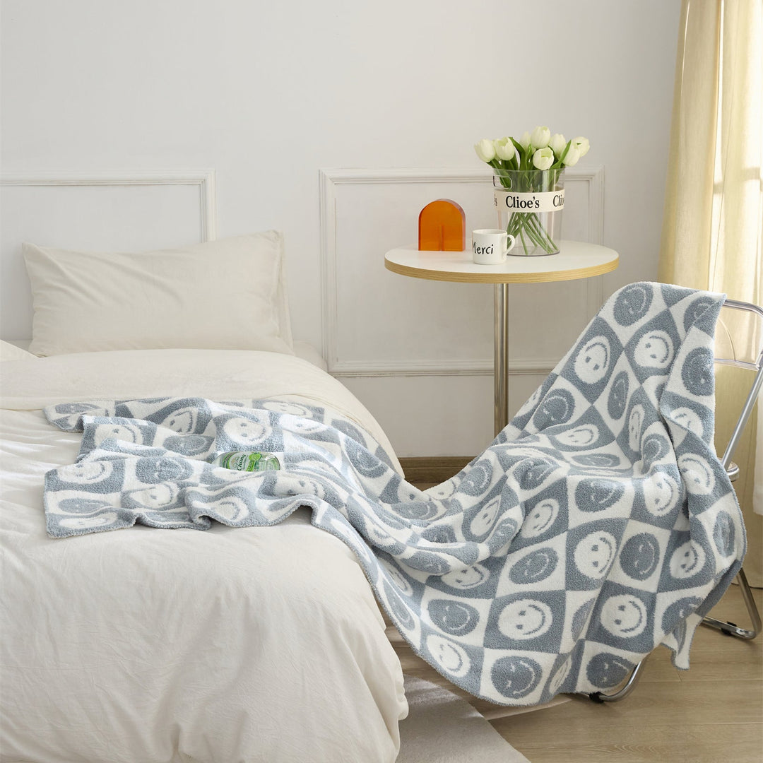 Smiley Checkered Blanket | Bowlift