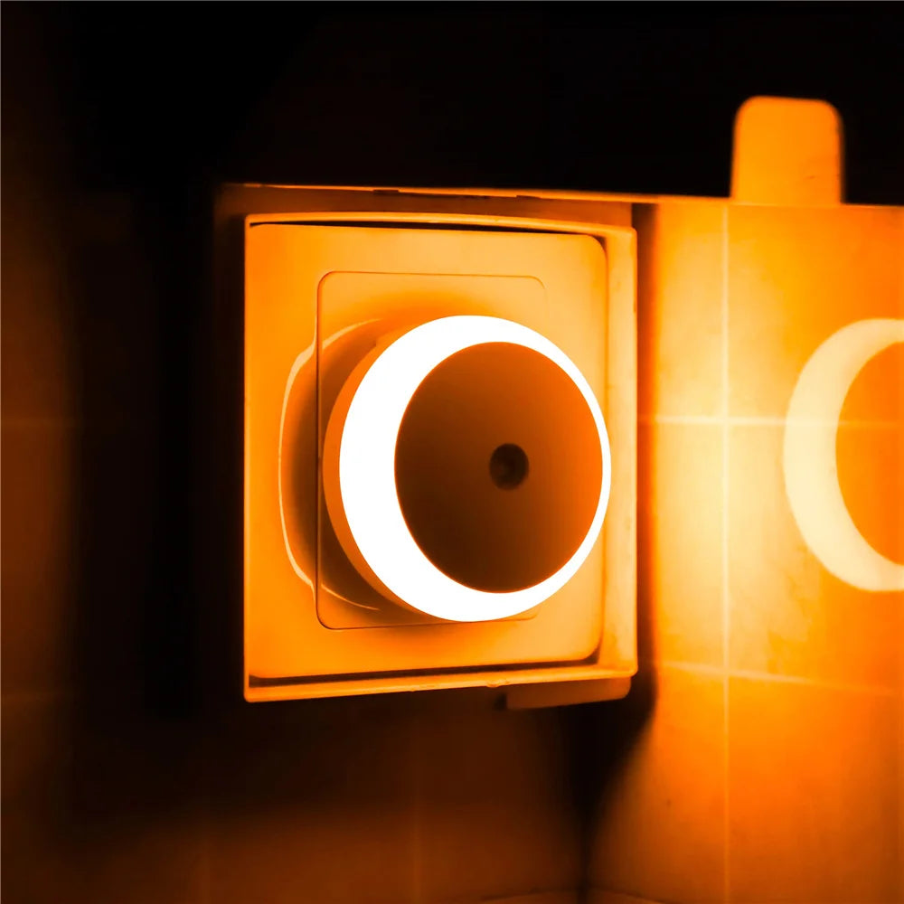 BowLift | NOXORA LED night light | Twilight sensor & automatic dimming | Plug-in light | Warm white