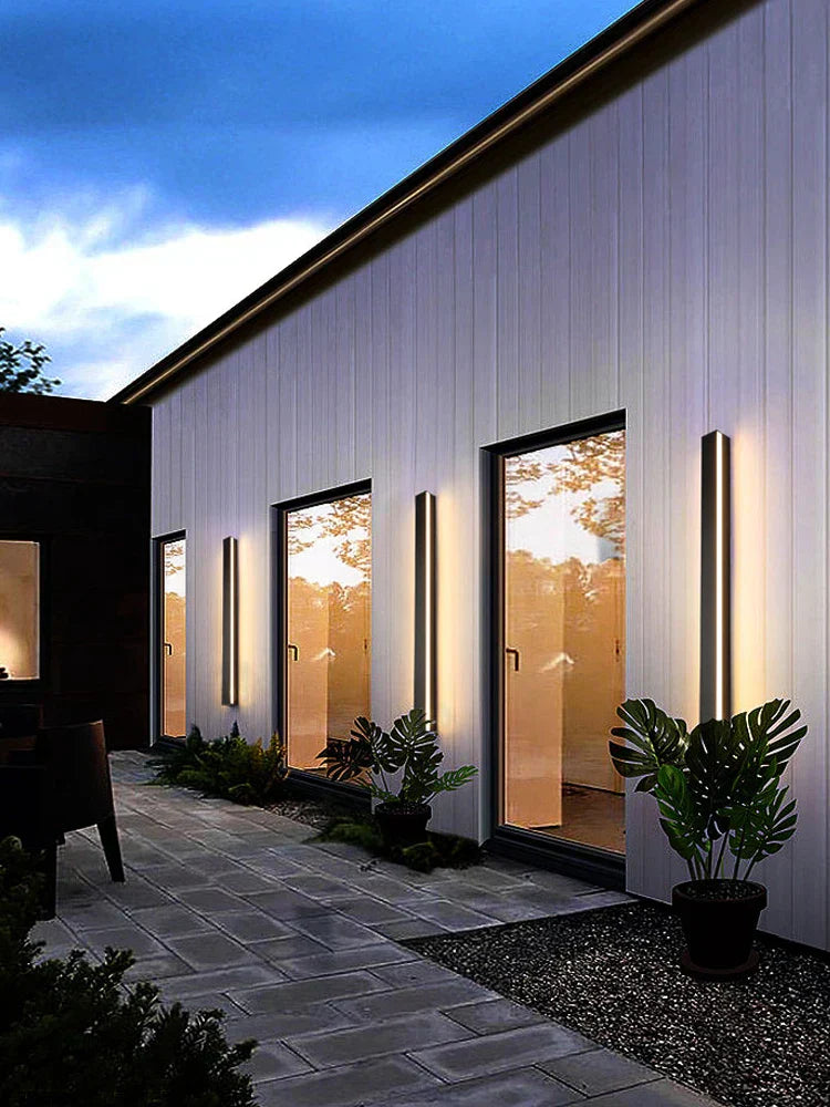 Modern Outdoor Lamp in Black Bowlift