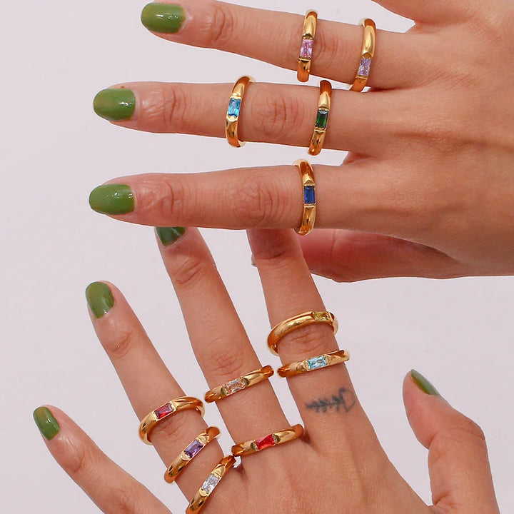 BowLift | 18k Baguette Cut Birthstone Ring