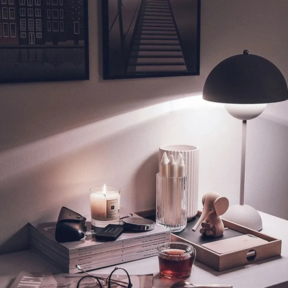 BowLift | Adjustable brightness flower pot lamp - Italian rechargeable table lamp VP3
