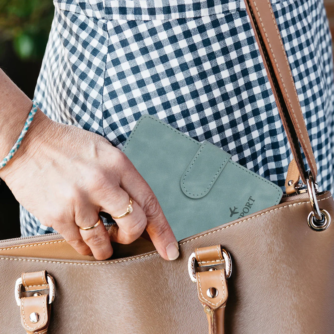 BowLift | Passport holder Travello | RFID protection | Real leather look | For women & men