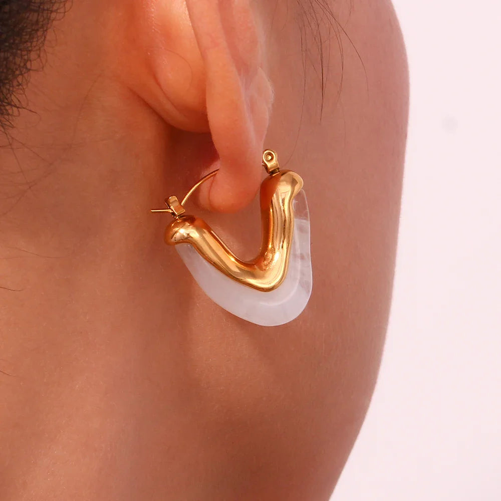 BowLift | 18k Classy V Hoop Earrings
