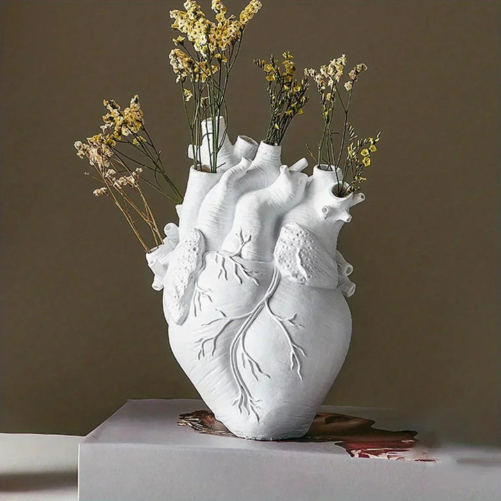 BowLift | LoveAura - Ceramic Heart-Shaped Vase