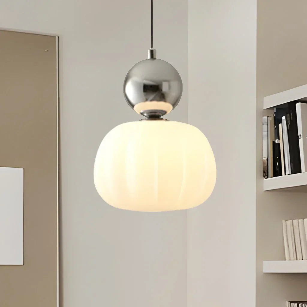 BowLift | Glass charm with a golden accent of luxury