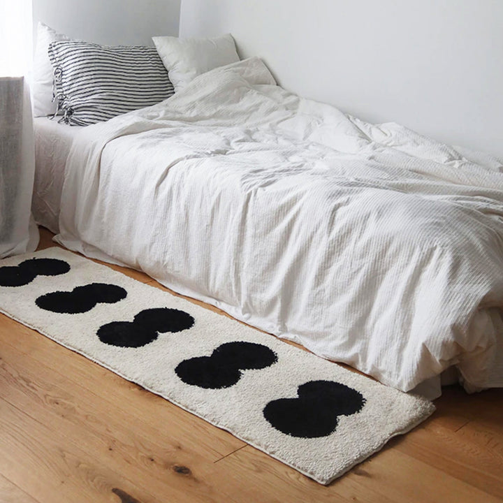 Black & White Abstract Narrow Rug | Bowlift