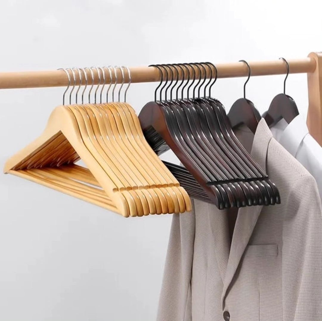 BowLift | 10 pieces wooden coat hangers