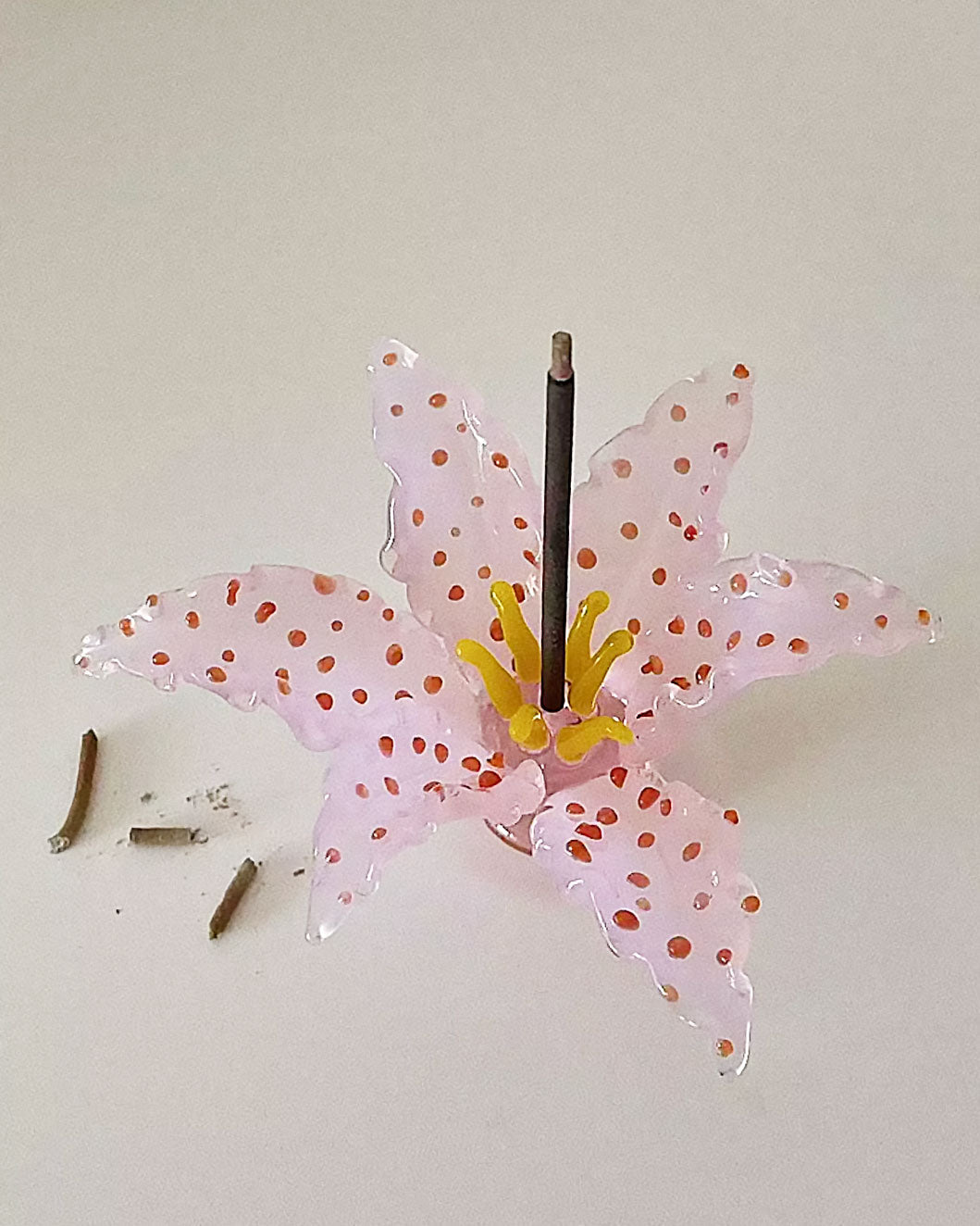 Handmade 3D Glass Ceramic Lily Incense Holder | Bowlift