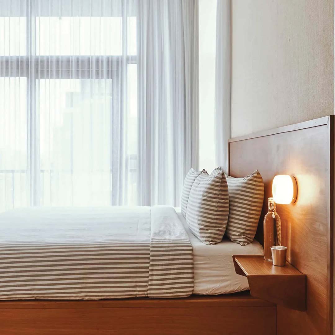 BowLift | Elegant Dimple Wall Lamp for a Modern Home