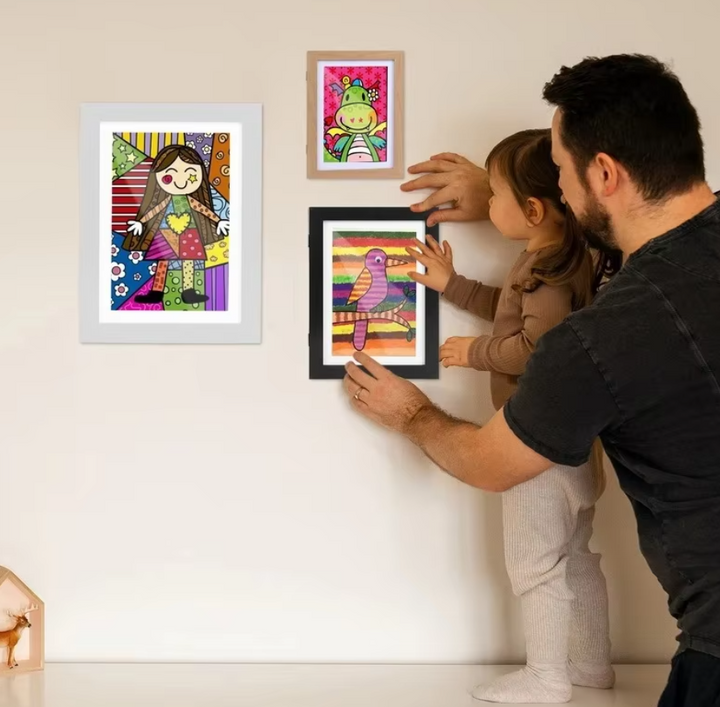 BowLift | Creative picture frame for drawings