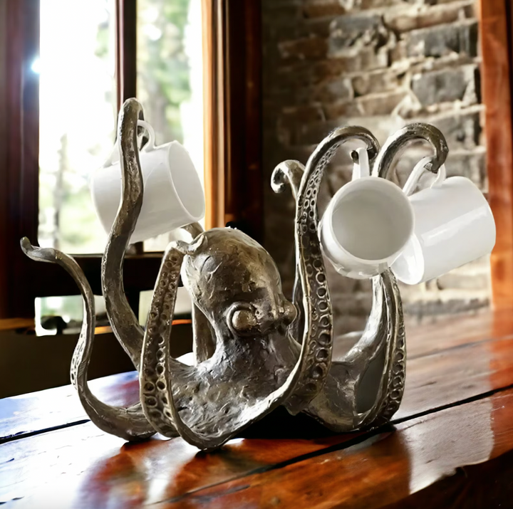 Kraken - Octopus Design Rustic Cruch Holder Bowlift