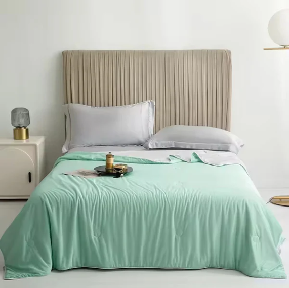 Cooling Blanket for Hot Sleepers, Moisture-Wicking and Breathable Fabric | Bowlift