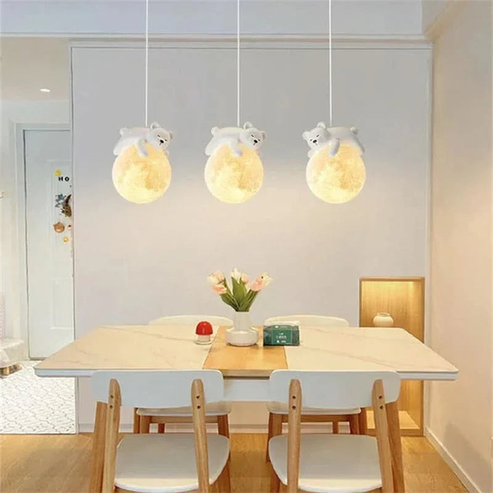BowLift | WINTHARA – Enchanting ceiling light with bear on the moon