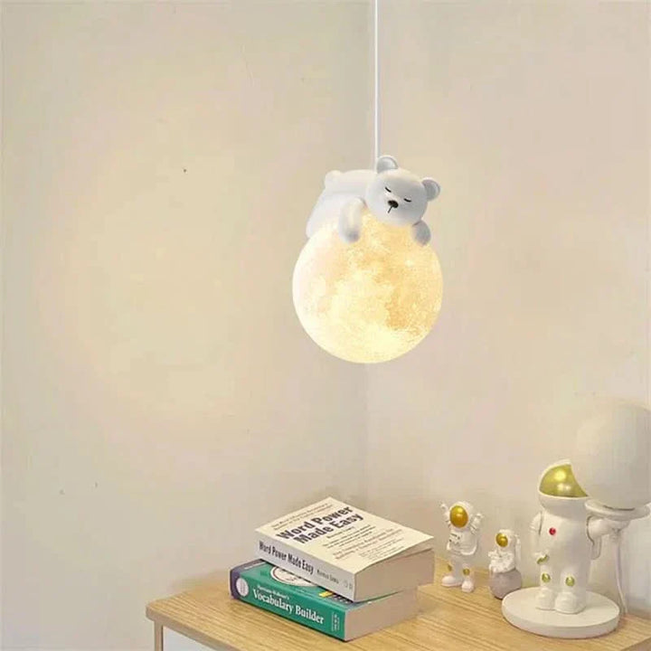 BowLift | WINTHARA – Enchanting ceiling light with bear on the moon