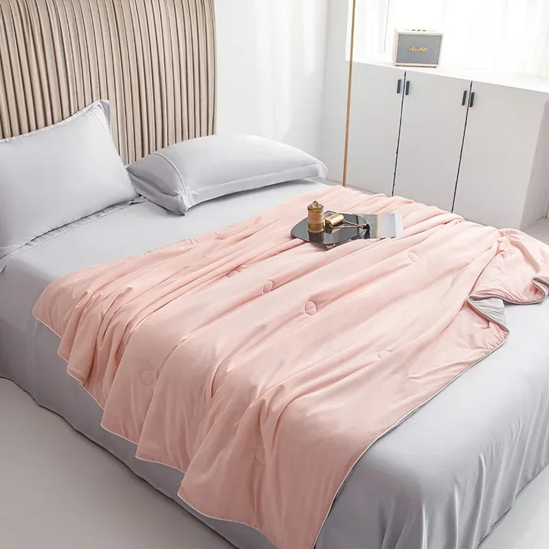 High-Quality Cooling Blanket – Smooth Air-Conditioning Comforter, Lightweight Summer Quilt with Double-Sided Cooling Fabric | Bowlift