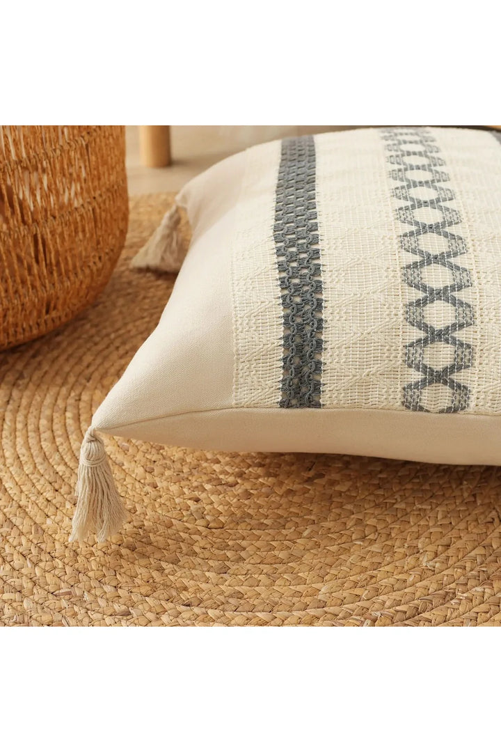 Crochet Tassel Pillowcase | Bowlift