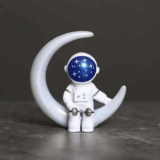 BowLift | Resin Astronaut Figure Statue Space Traveler Sculpture Educational Toy Desk Decoration Astronaut Model For Children Gift