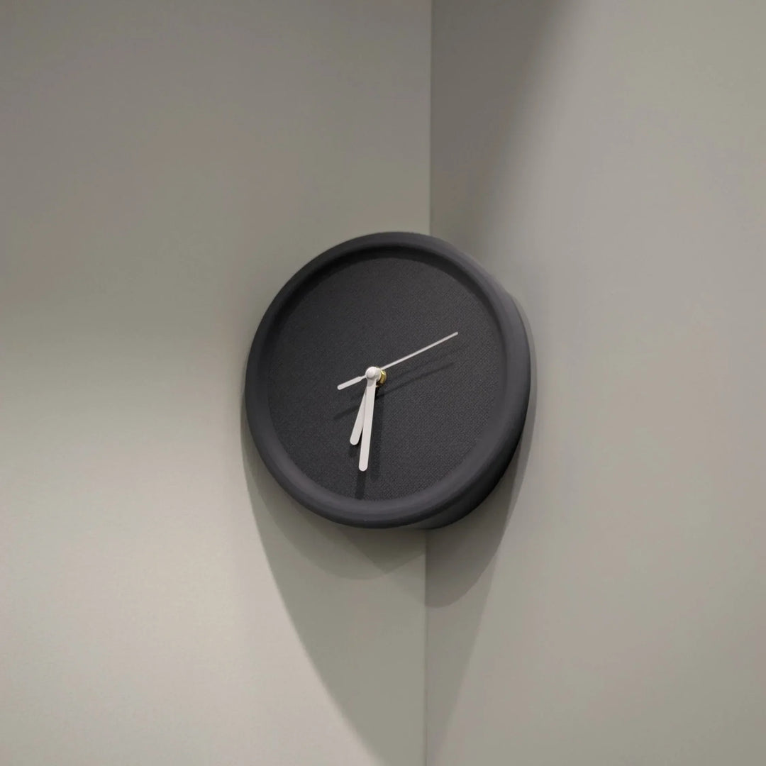 SilentCorner Clock - Stylish Silent Wall Clock without Drilling Bowlift