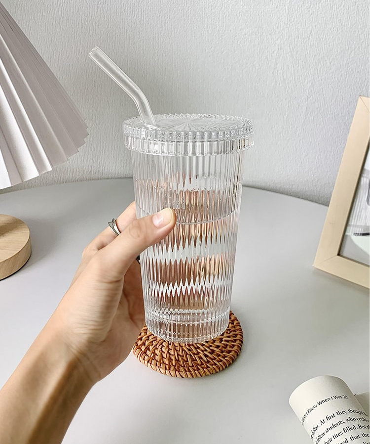 ChicSip Glass – Modern Drinking Glass with Stylish Design Bowlift