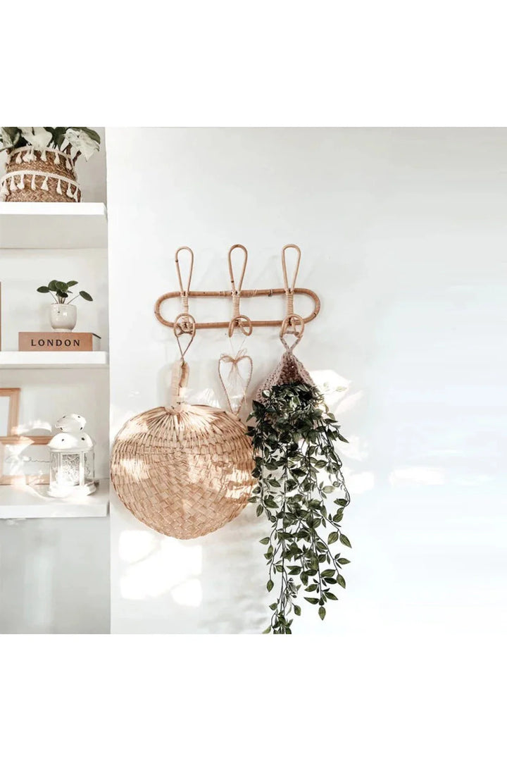 Wall-mounted hooks | Bowlift