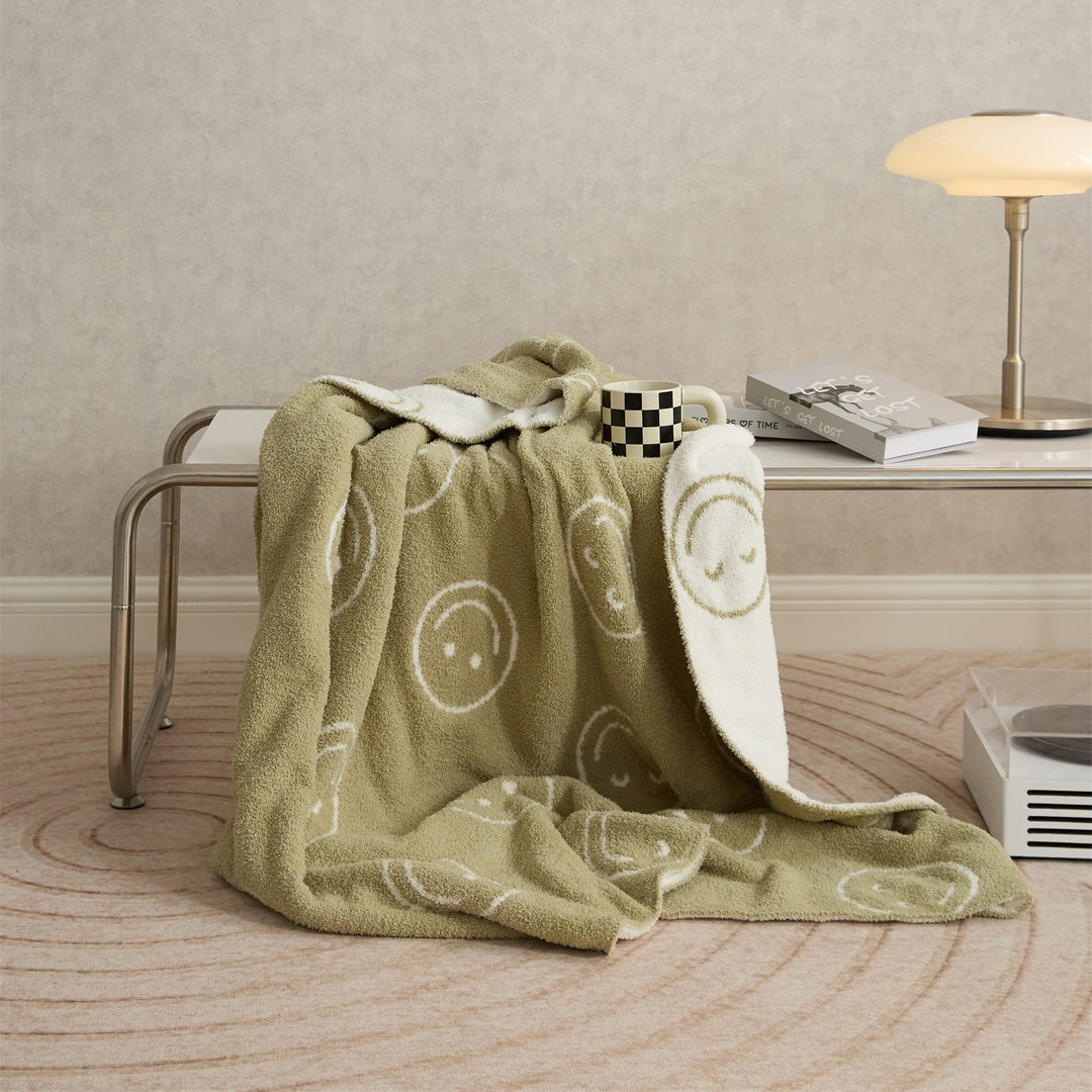 Smiley Blanket | Bowlift