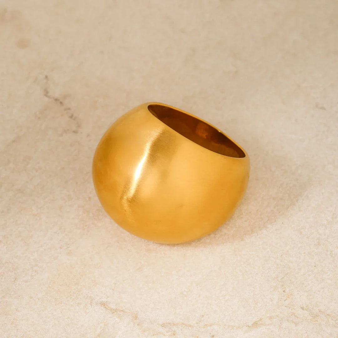 BowLift | 18k Bold Round Brushed Ring