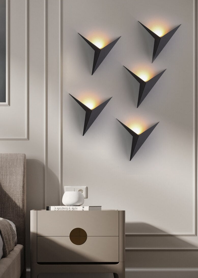 BowLift | TriGlow – Triangular Wall Lamp for Sleek, Modern Lighting