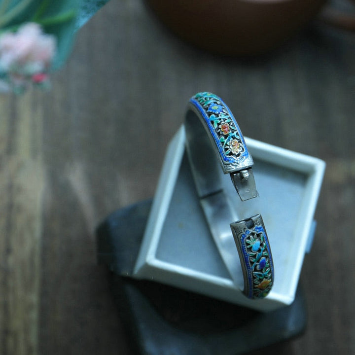BowLift | Memorable Snap-On Charm Bracelet