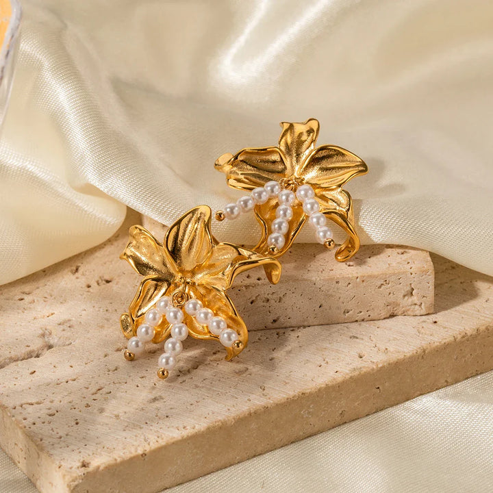 BowLift | Elegant Lily Floral Pearl Earrings