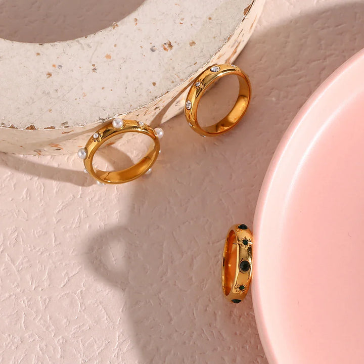 BowLift | 18k Star & Stone Embedded Ring