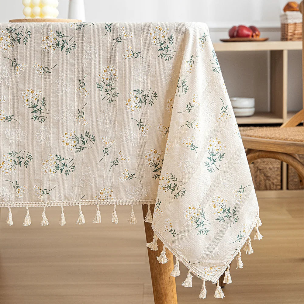 BowLift | Floral tablecloth