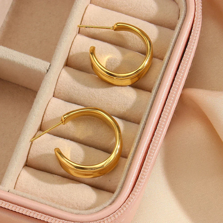 BowLift | Minimal Textured Crevice Earrings
