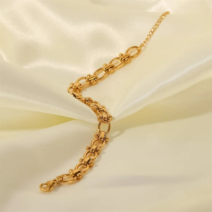 BowLift | Dainty Oval Accented Bracelet