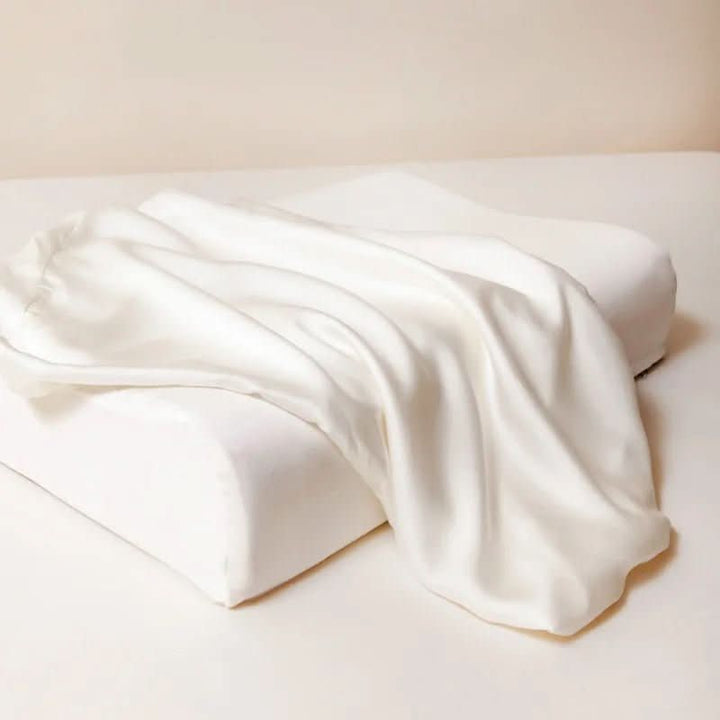 BowLift | Mulberry silk pillowcase with Tencel for luxurious sleeping comfort