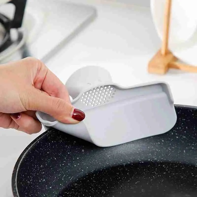 BowLift | Easy Clean Silicone Soup Pouring Nozzle