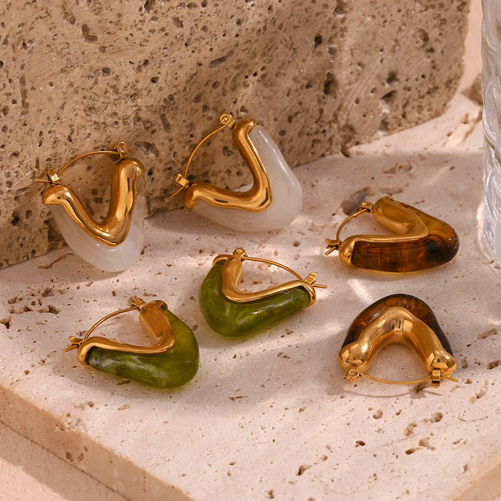 BowLift | 18k Classy V Hoop Earrings
