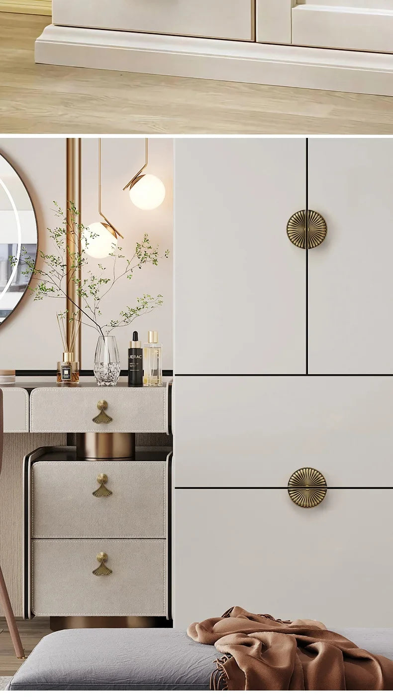 Bronvella ArcRetro Furniture Handle in Antique Copper Bowlift