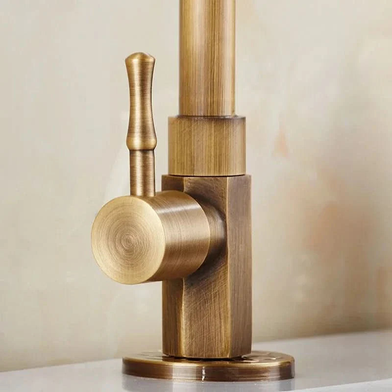 BowLift | Antique faucet in a swan neck design for kitchen & garden