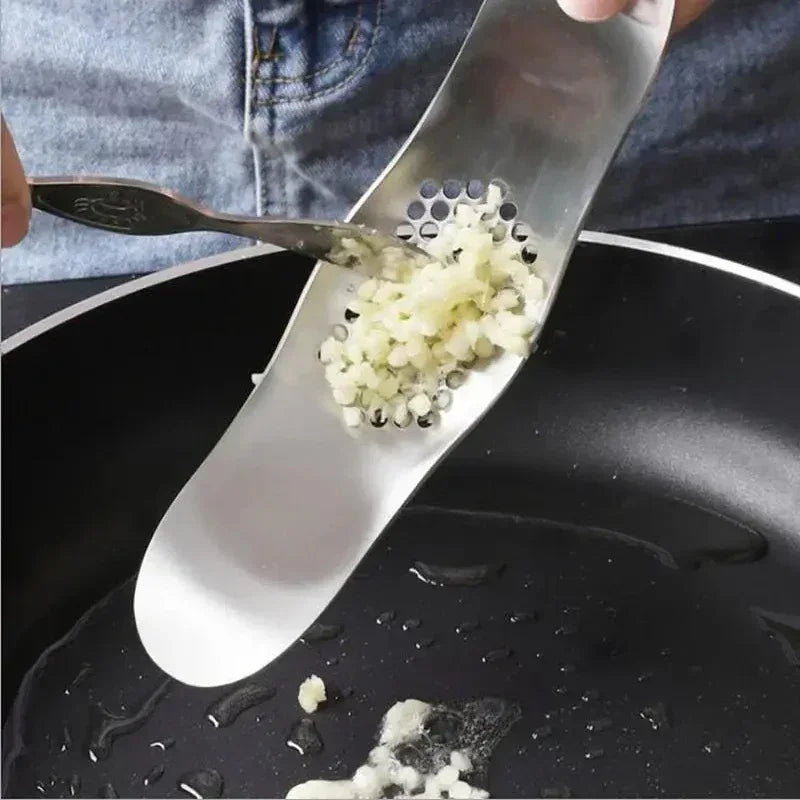 BowLift | KnobiPro Garlic Press | Manual | Stainless Steel | Robust Design & Easy Handling | 19 × 4 cm