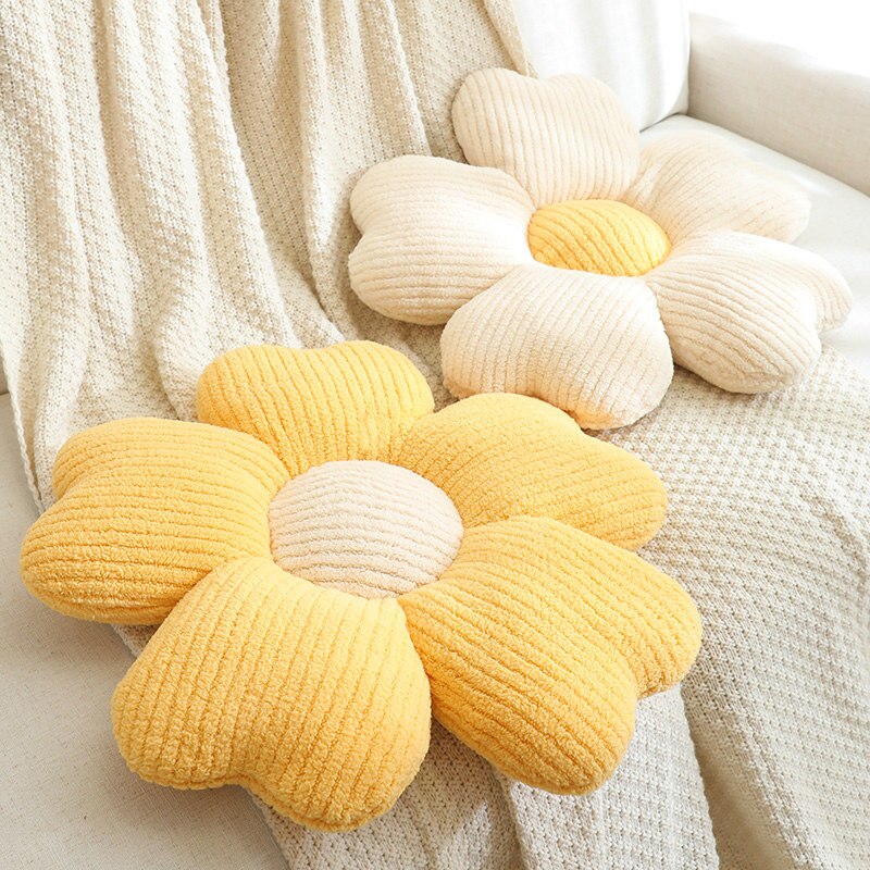 Fluffy Clover Flower Cushion | Bowlift