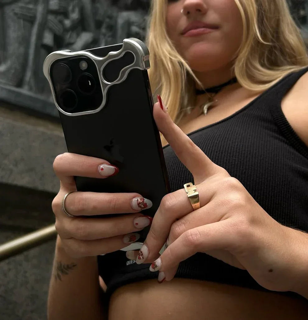 TitanShield Case - Stylish Protection for iPhone Edges Bowlift