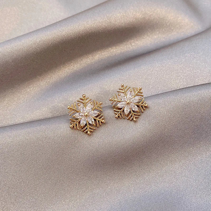 BowLift | Aureline Sneeuwvlok Oorbellen – Elegante Zirkon Charme Oorbellen, Transparante Glans & Perfect Cadeau voor de Feestdagen