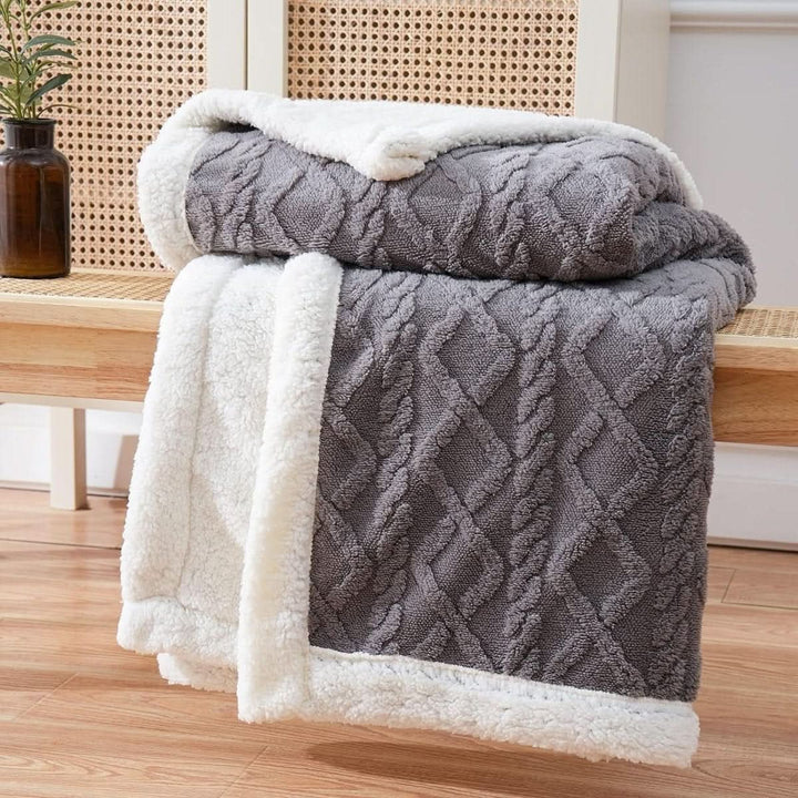 BowLift | Luxurious Cuddly Blanket for Every Season