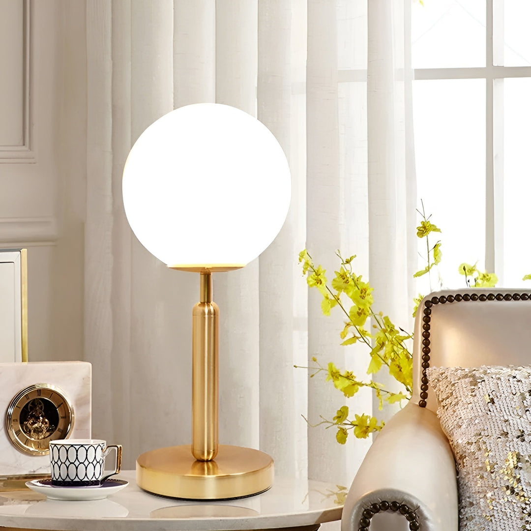 BowLift | SphereShine Luxe Table Lamp of Glass & Brass – Elegance and LED