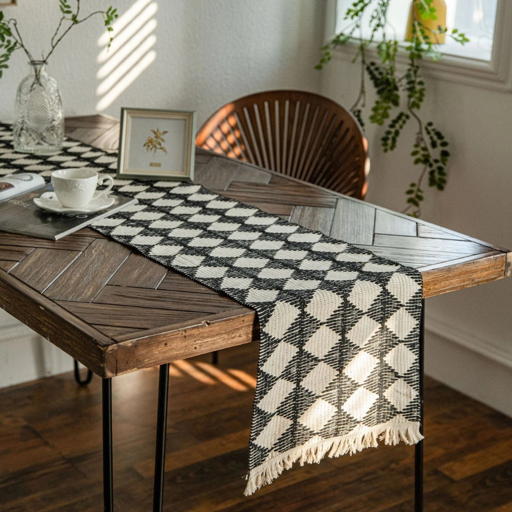 BowLift | Stitching Tassel Diamond Table Runner
