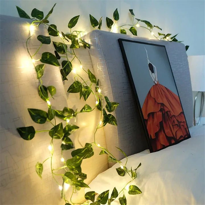 BowLift | Christmas LED Lights in the Shape of Green Leaves – Energy Saving, Batteries, High Quality, Perfect for Decoration