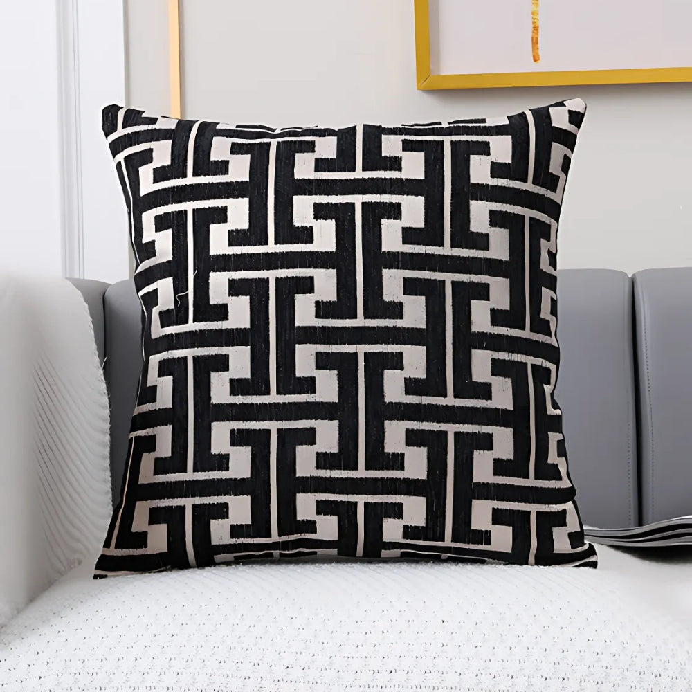 BowLift | Timeless Maze Pattern Cushion Cover