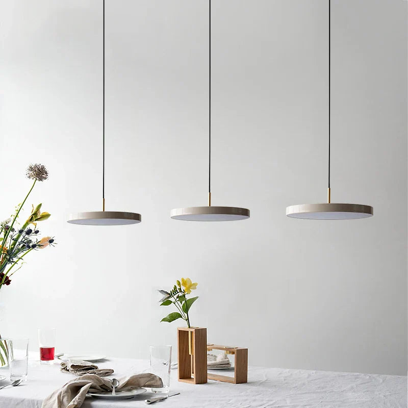 BowLift | Modern UFO lamp with metallic finish